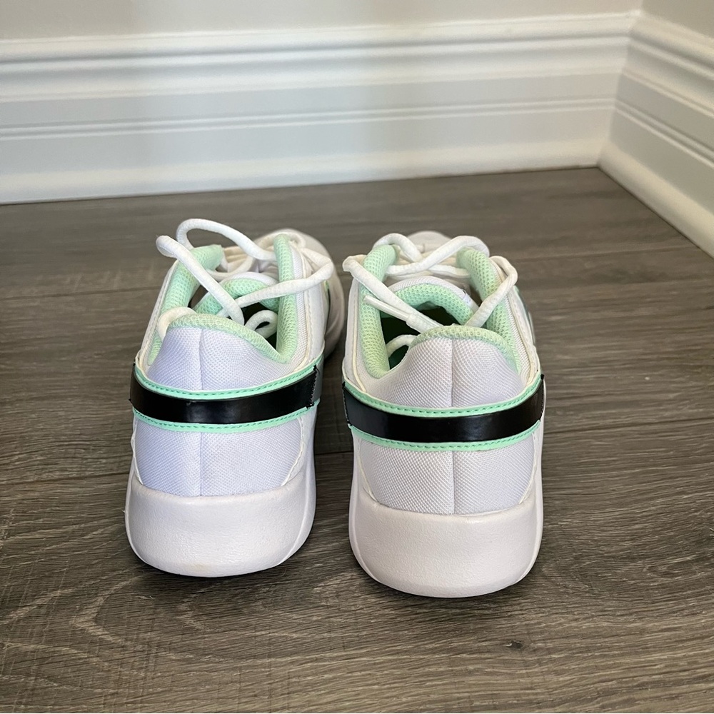 Nike Trainers - Picture 4 of 8